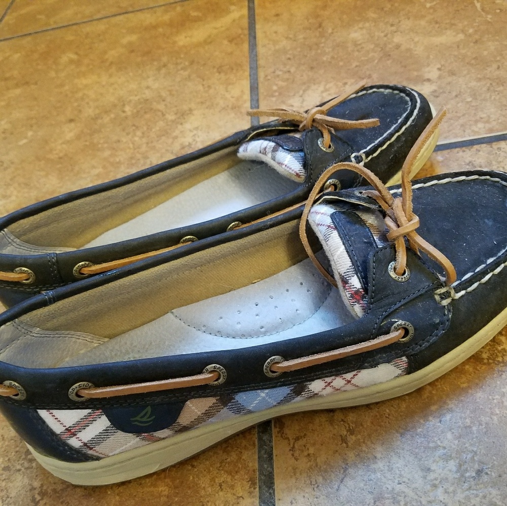Sperry topsiders